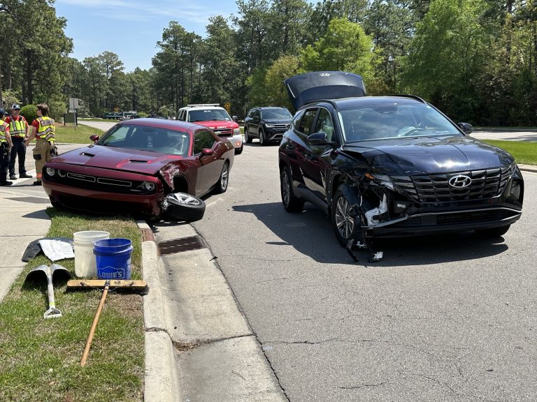 Vehicles damaged in crash on Hwy 211 | Photo: Patrick Priest