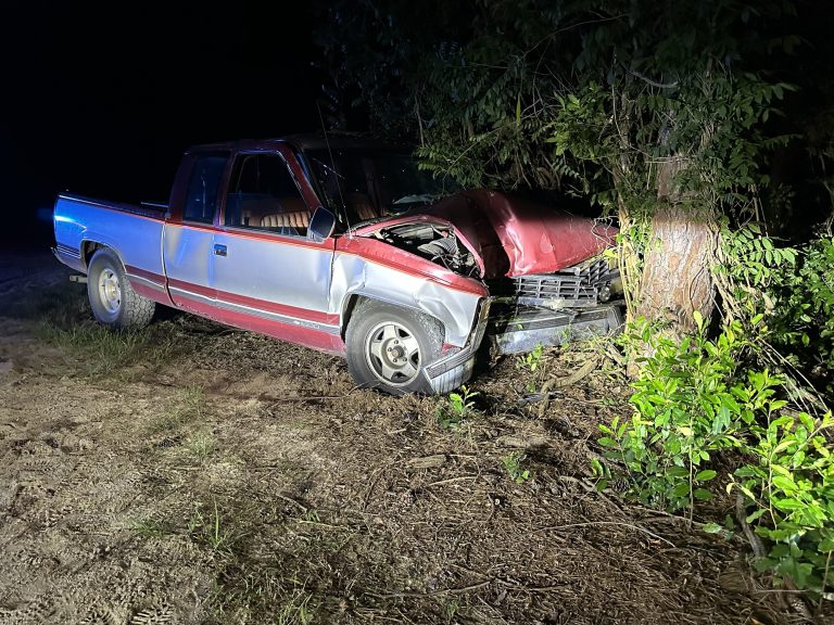 Out-of-town driver misses curve, hits tree in Aberdeen