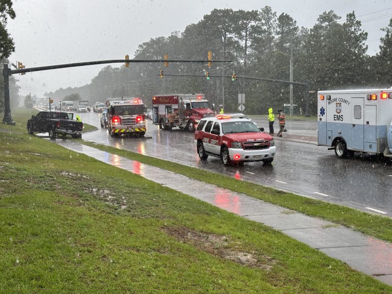 Crash in Pinehurst closes NC 211 East
