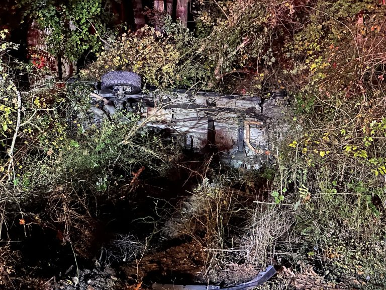 Driver flees after flipping vehicle on Moore/Lee county line