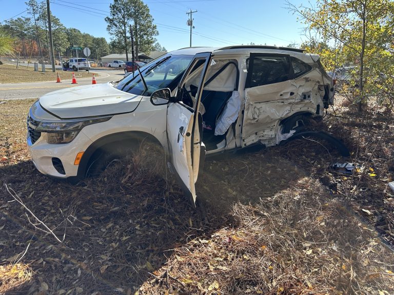 Fatal crash closes Highway 15-501 south of Aberdeen