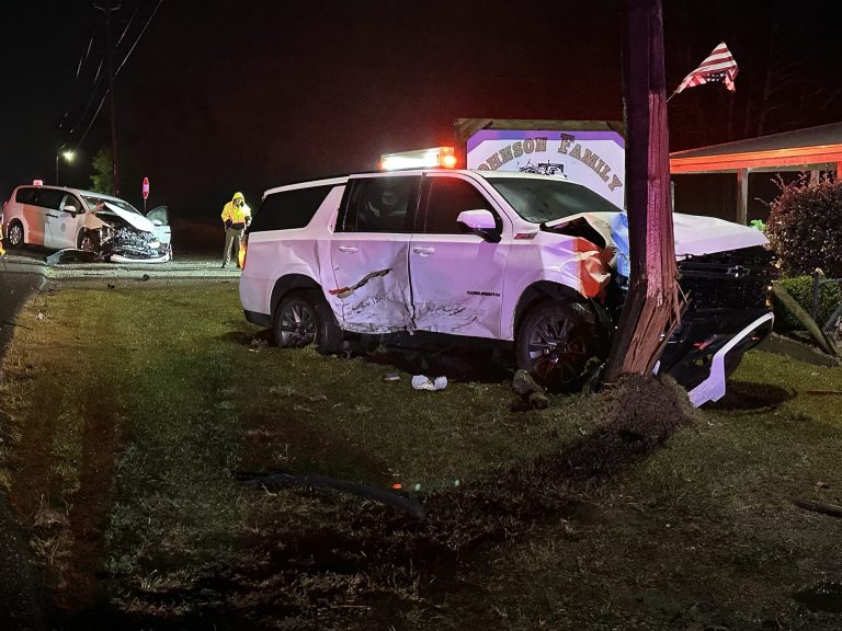 T-bone collision closes lane of 15-501, power pole damaged