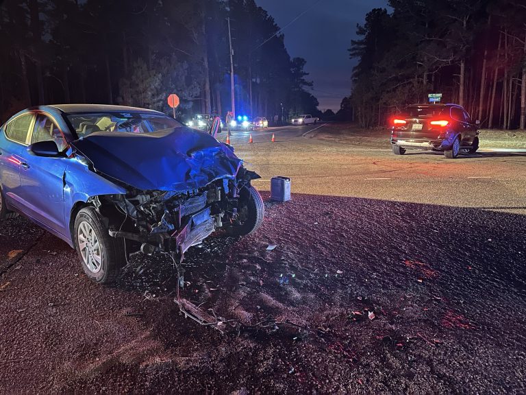 3-vehicle collision causes traffic delays in Eastwood, 1 injured