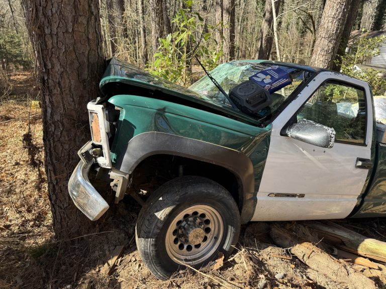One injured in Murdocksville Road crash