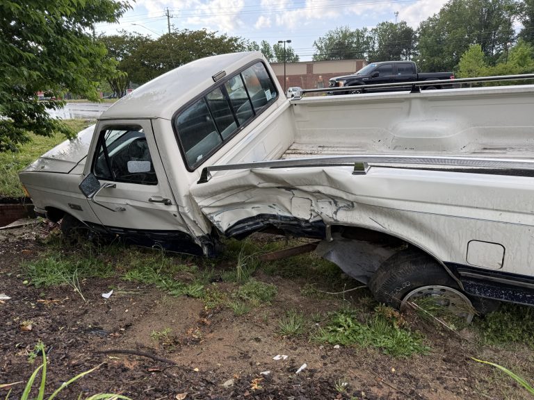 Crash closes lane on U.S. 15-501 in Carthage